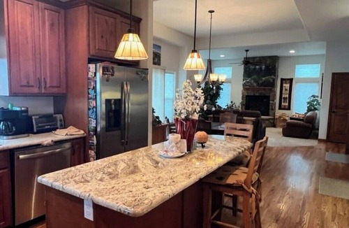 Mountain Shadows House | Charming 2-bedroom house in Colorado Springs with WiFi and AC
