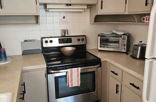 Windsor Apartment | Charming 2-bedroom apartment with AC, WIFI, Security Cameras at entrances.