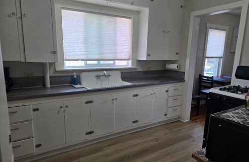 Craig Cottage | Charming 2-bedroom cottage in Craig-Walk to Shops, Dining & Downtown Activities