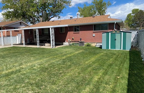 Southeast Colorado Springs House | Charming 3-bedroom house with WiFi and AC in lovely Colorado Springs