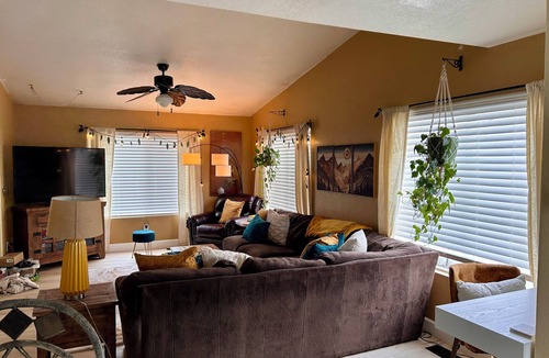 Roxborough House | Charming 3-bedroom 2-full bathroom house in serene Littleton, Colorado.