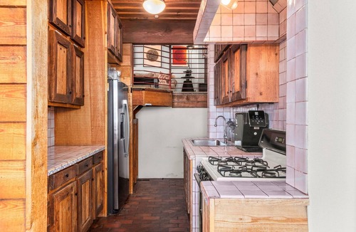 Aspen House | Charming 3-bedroom, 3-bath mountain residence escape just 10 min. from Aspen.