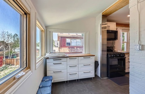 Curtis Park House | Charming 3-bedroom historic duplex in Downtown Denver - Walking to shops & food
