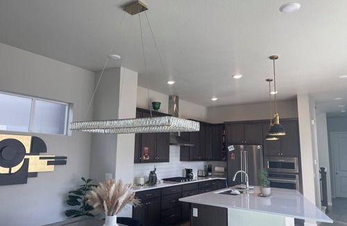 Northfield House | Charming 3-bedroom house with AC, fitness room, WiFi in delightful Denver