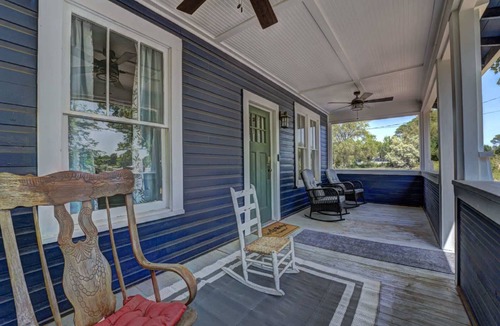 Fruita House | Charming 3BR Farmhouse, Near Trails & Town
