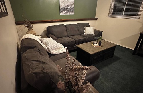 Village Seven House | Charming 4-bedroom home with WiFi and massage chair in fabulous Colorado Springs