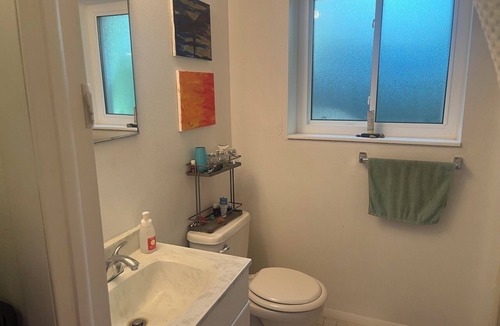 Lafayette House | Charming 4-bedroom house in Lafayette with AC two rooms available