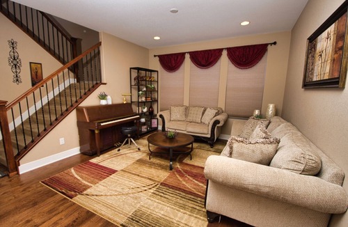 Parker House | Charming 6-BR Home with Open Space & Park, Ideal for Gatherings