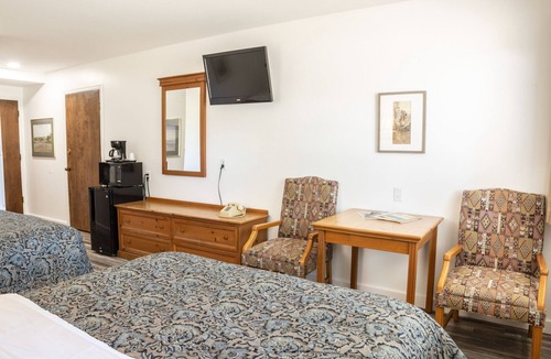 Delta Hotel | Charming boutique hotel nestled on 20 acres alongside the enchanting Gunnison River! Whether you're here for fishing, wine tasting, or any adventure of your choice, our hotel is the perfect welcoming basecamp for your unforgettable experience.