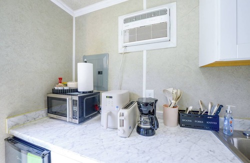 Buzzard Point Apartment | Charming & Bright Tiny Home: Stadium, River, Metro