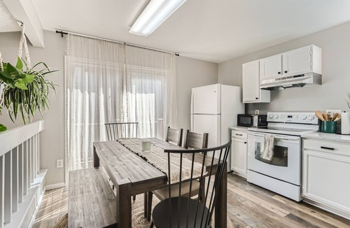 Longmont House | Charming Bungalow - Longmont- Nearby Lyons Pet Friendly fenced yard