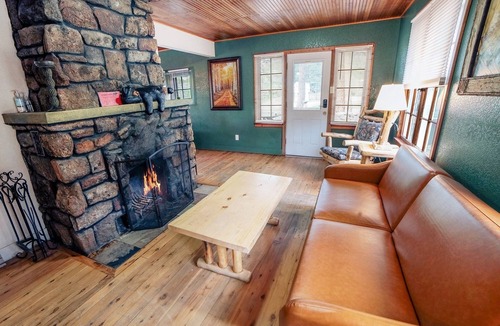 Estes Park Cabin | Charming cabin, next to National Park