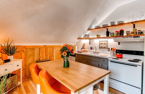 Alamo Placita House | Charming Carriage House in Capital Hill