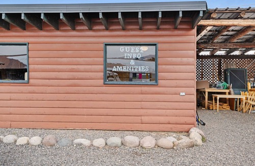 South Fork Cabin | Charming dog-friendly getaway great for small groups with firepit & free WiFi