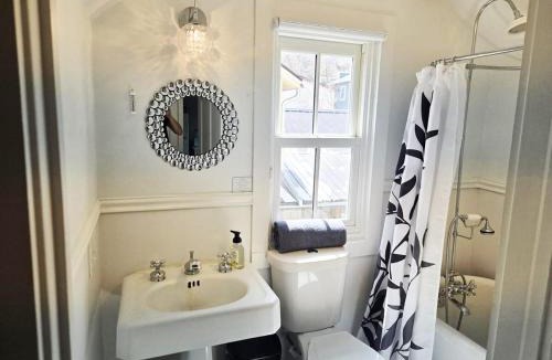 Historic District Apartment | Charming Downtown Apartment in Victorian Home with Mountain Views
