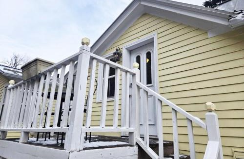 Historic District Apartment | Charming Downtown Apartment in Victorian Home with Mountain Views