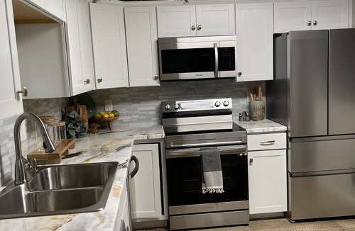 Delta House | "Charming downtown retreat!