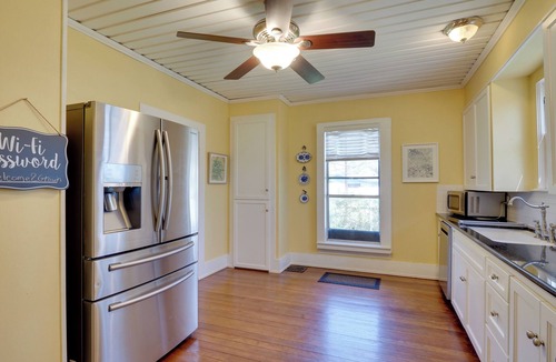 Georgetown House | Charming Georgetown Home - Walk to Downtown!