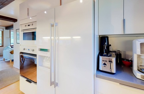 Westridge House | Charming getaway near the slopes and town with deck, fast WiFi & foosball table