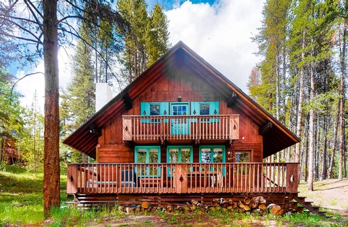 Westridge House | Charming getaway near the slopes and town with deck, fast WiFi & foosball table