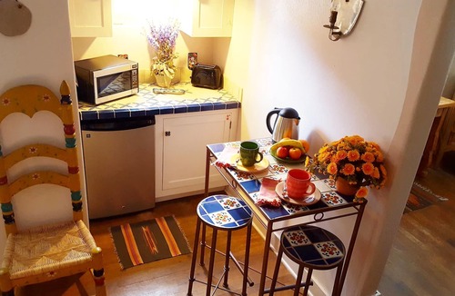Cascade House | Charming Guesthouse for 2 by Pikes Peak with Mtn Views and 5 Star Reviews!