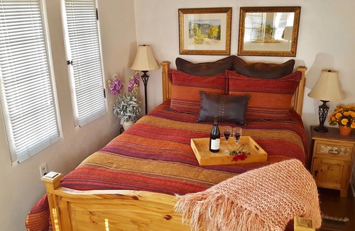Cascade House | Charming Guesthouse for 2 by Pikes Peak with Mtn Views and 5 Star Reviews!