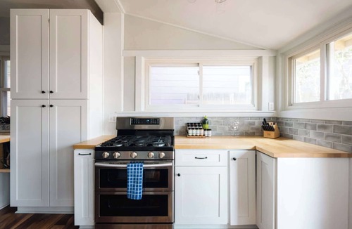West Highland House | Charming Highlands Cottage - Walk to Shops & Eats