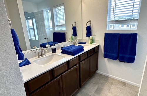 The Pinery House | Charming home with Ample space