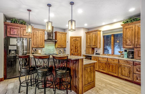 Quandary Village House | Charming home with mountain-view, fireplace, balcony, & washer/dryer
