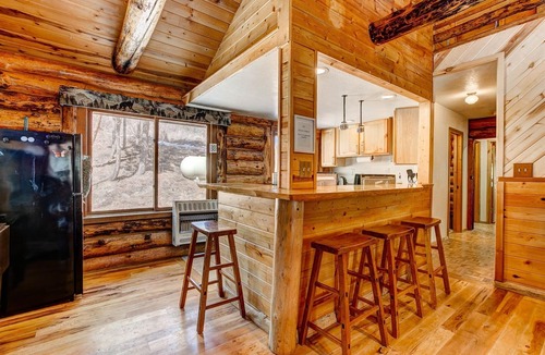Drake Cabin | Charming Log Cabin with 3.8 Acres