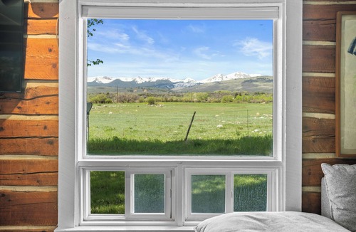 Snowmass Village House | Charming log house in Snowmass with all the amenities.