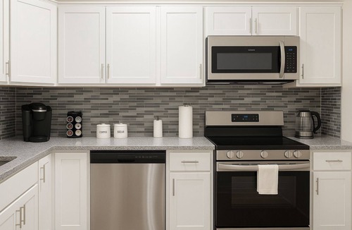 Pasadena House | Charming Lower Level Guest Unit, Fully Equipped Kitchen, WiFi, Free onsite park
