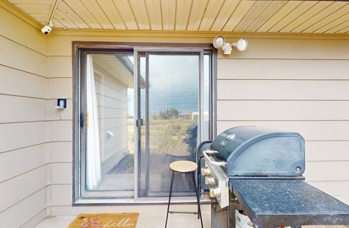 Fort Garland House | Charming Mountain Retreat with Stunning Views and Cozy Living Room