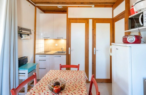 Hasparren House | Charming 'Ortalon - Hasparren' Cottage with Shared Pool, Wi-Fi, and Air Conditioning