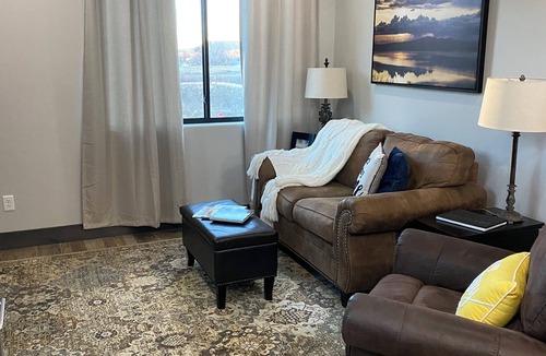 Palmer Lake Apartment | Charming Palmer Lake Loft: 1-bdrm LOFT, full bath, kitchen, smart TV, WiFi, AC