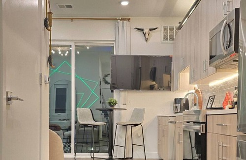 Lincoln Park Apartment | Charming private - Only 15 Minutes from Red Rocks & Amphitheatre.
