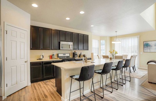 Longmont House | Charming Retreat on Linda Place: A Cozy Escape Awaits You and Your Guests #41709