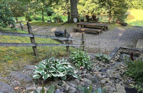 Spruce Pine Apartment | Charming Rustic Barn