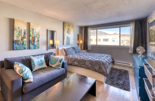 Frisco Apartment | Charming studio w/shared lounge and hot tub! One block from Downtown!