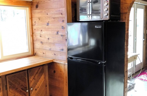 Boulder Apartment | Charming studio with AC and WiFi in lovely Boulder Mountains