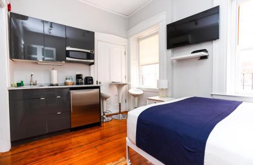 Beacon Hill Apartment | Charming & Stylish Studio on Beacon Hill #12