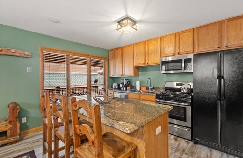 Ouray Condo | Charming Top Floor Downtown Ouray Retreat | Spectacular Views