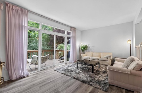 Wheaton House | Charming Townhome by Sca-mm-er Host
