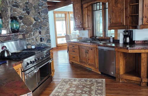 Mesa Other | Charming unique 2-bdrm farmhouse in Mesa with WiFi, close to Powderhorn Ski Area