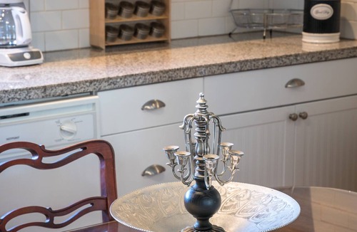 Durango - Purgatory House | Charming Victorian Farmhouse, Privacy, Wi-FI , 5 min to Durango