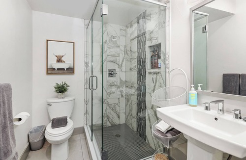West Highland Apartment | Charming & Well Designed Studio in Prime Walkable Location