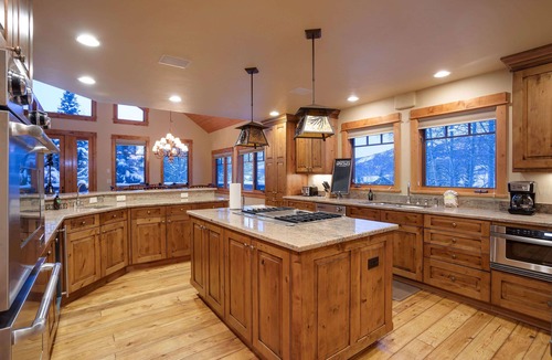 Fairway Meadows House | Chateau Belle | Luxury Mountain Retreat with Panoramic Views