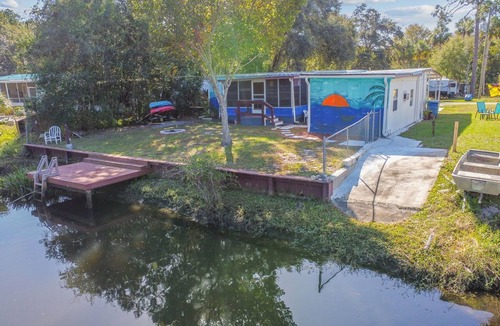 Weeki Wachee Gardens House | CHECK OUT THE RIVER