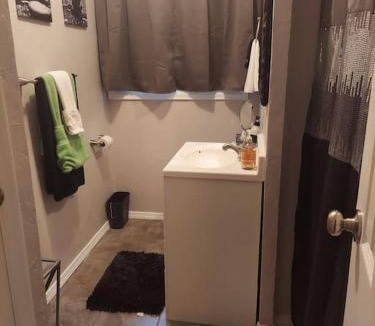 Central Colorado Springs House | Cheerful 3 bedroom house. Great location