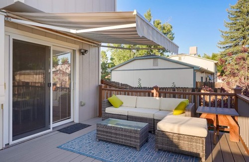 Littleton House | Cheerful 4BR home near Red Rocks & Mountains!